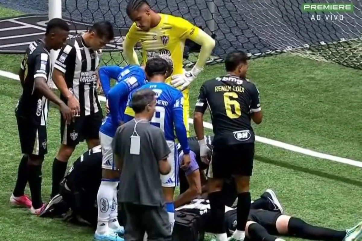 Atlético-MG atualiza estado de Vitão após choque de cabeça com Delfim
