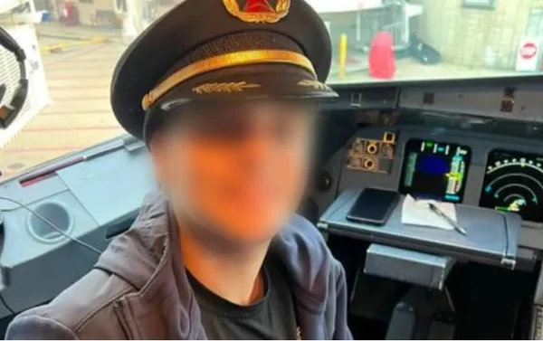 Adolescente autista retirado de avião por não usar máscara - Metrópoles