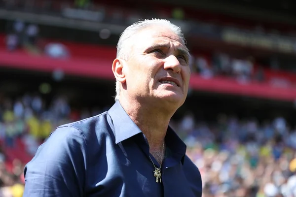 No aguardo de “sim” de Tite, CBF propõe padronizar seleções