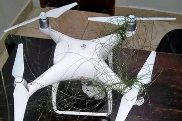 Drone é apreendido ao sobrevoar presídio com três celulares