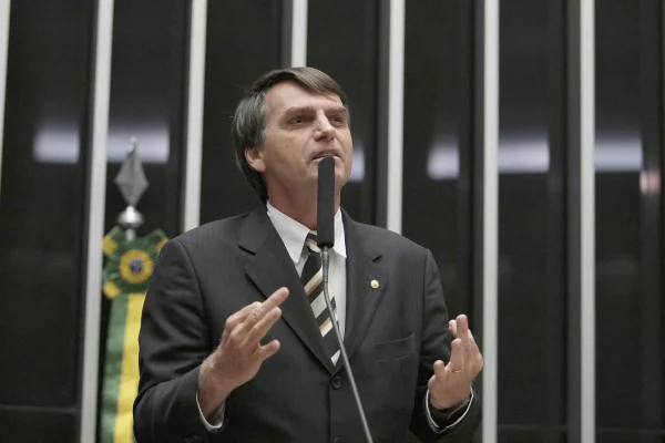 Entidades condenam ameaça de Bolsonaro de cortar verbas da imprensa