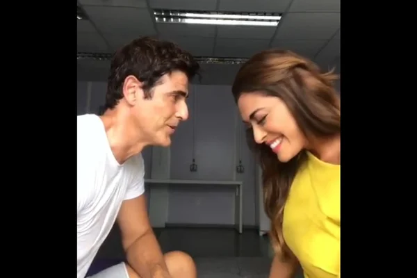 Reynaldo Gianecchini e Ju Paes cantam tema de Chiclete e Vivi