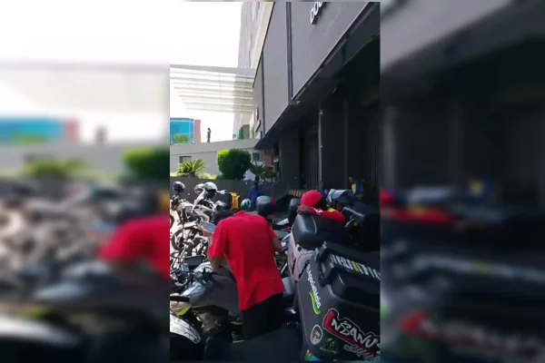 Motoboys do DF aderem à paralisação nacional e cobram tabela de preços