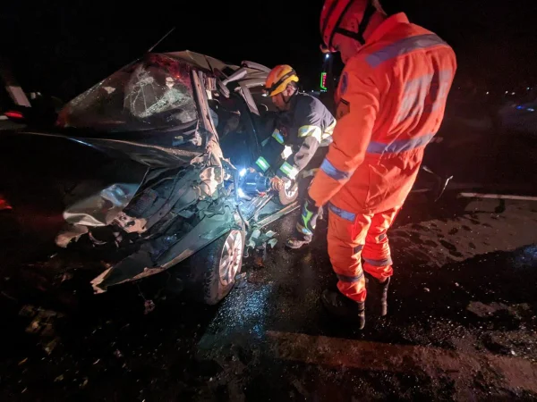 Acidente entre carros e moto em rodovia de Minas Gerais deixa 8 mortos