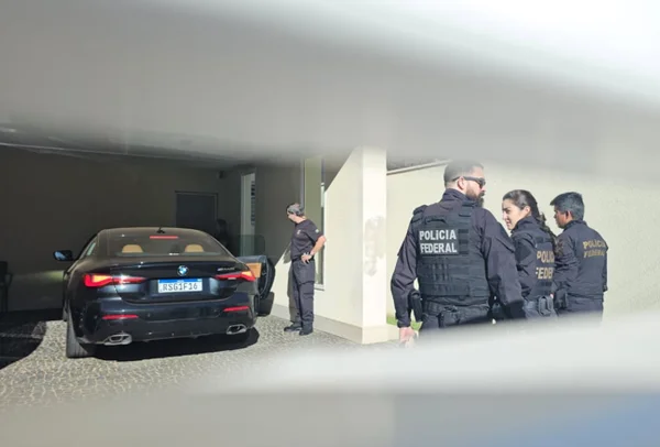 BMW apreendida do Ciro Nogueira pela PF