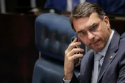 Flávio Bolsonaro diz que CPMI do INSS acertou ao convocar presidente do Sindnapi