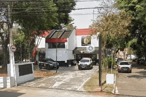 Imagem colorida da fachada do 91° DP (Ceasa) - Metrópoles