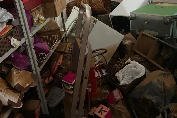 Produtos da Cacau Show destruídos por enchente
