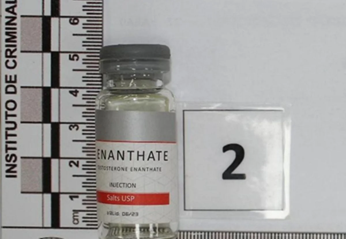 Uma das ampolas usada pela vítima pertencia ao laboratório de fundo de quintal de Jyraiya Uma das ampolas usada pela vítima pertencia ao laboratório de fundo de quintal de Jyraiya