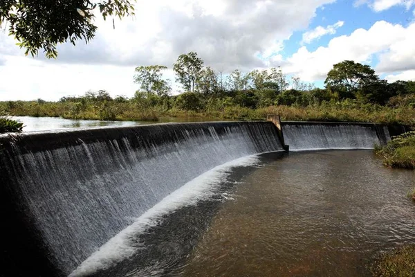 Com menos chuvas, Adasa alerta para evitar desperdício de água no DF