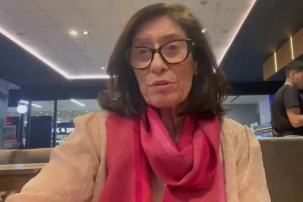 A Gol lamentou o ocorrido e informou que a almofada ortopédica da ex-deputada Célia Leão não estava autorizada para utilização a bordo - Metrópoles