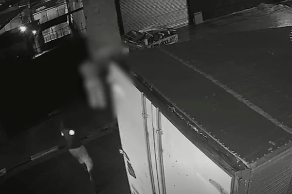 Homem é morto a tiros e tem BMW roubada em Osasco - Metrópoles