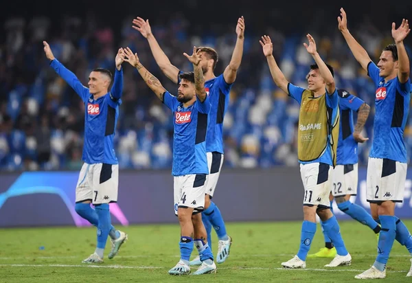 Liga dos Campeões: Liverpool vacila e perde na estreia para o Napoli