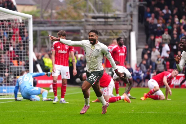 Imagem colorida da partida entre Nottingham Forest x Chelsea