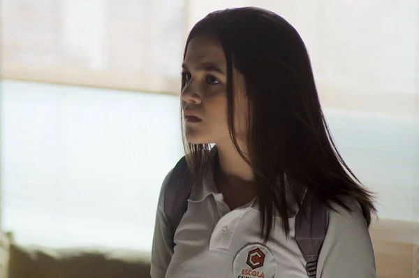 Dona do Pedaço: Cássia se encontra com pedófilo e vai a hotel com ele