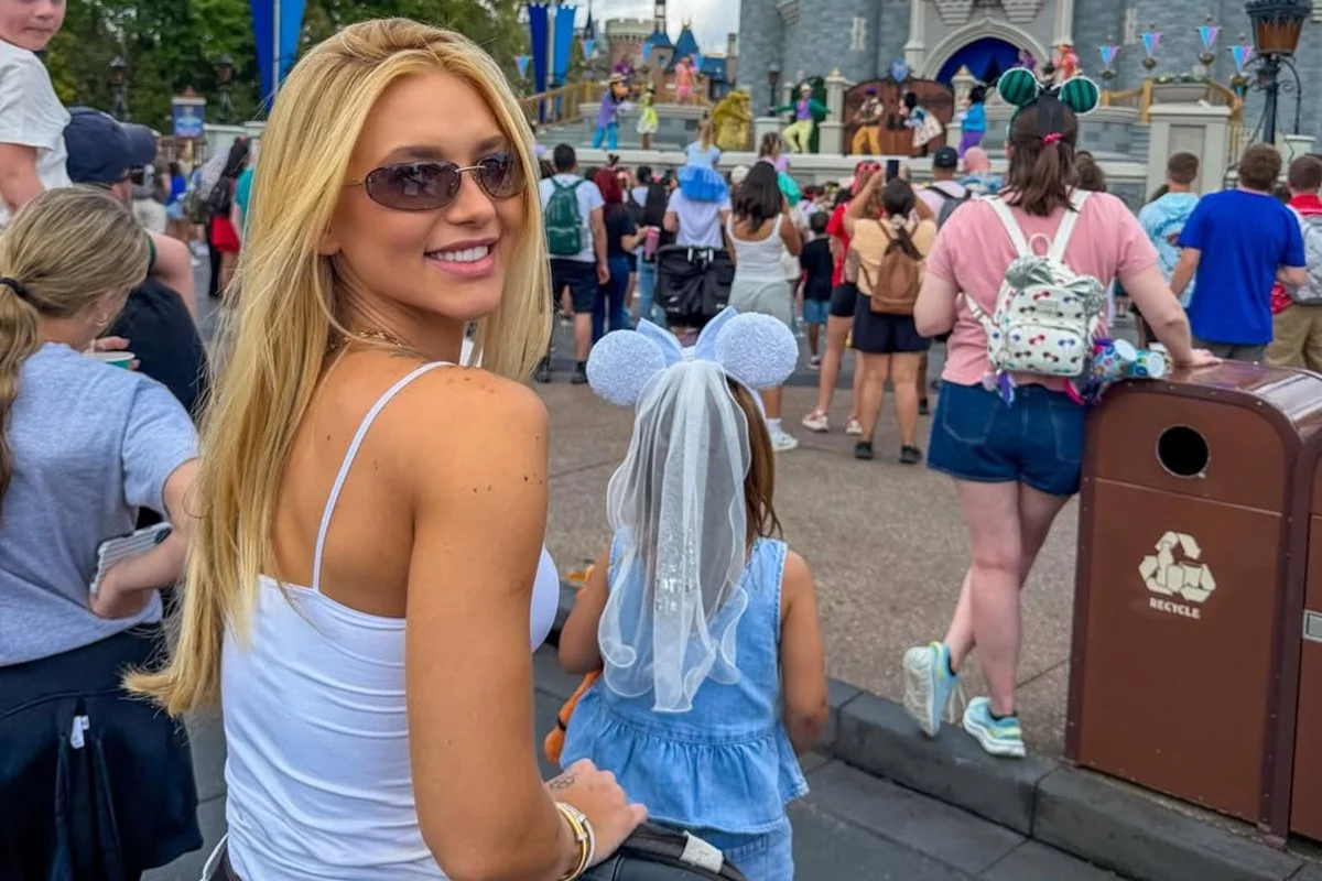 Virginia abre álbum de fotos com os filhos na Disney Virginia abre álbum de fotos com os filhos na Disney