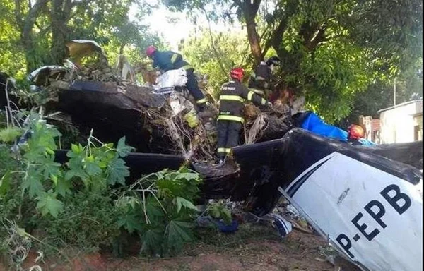 Duas pessoas morrem após queda de avião no interior de São Paulo