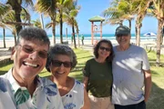 O casal acompanhado do irmão e da cunhada de Fernando em viagem para Fortaleza, onde o professor ficou internado para evitar uma nova pneumonia