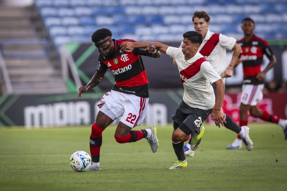 Flamengo empata por 2 x 2 diante do River Plate em partida amistosa - imagem 2 Flamengo empata por 2 x 2 diante do River Plate em partida amistosa - imagem 2
