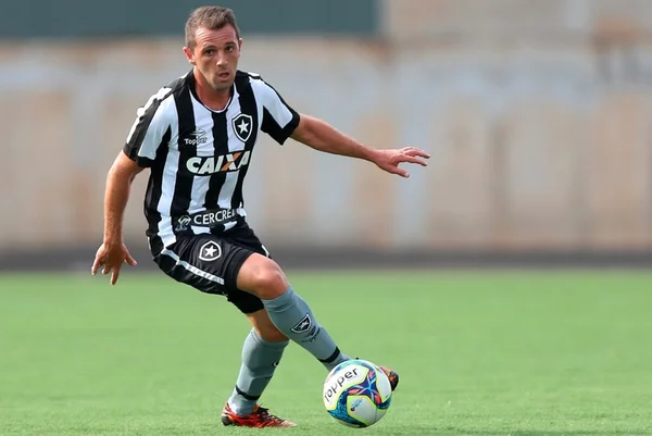 Montillo com a camisa do Botafogo