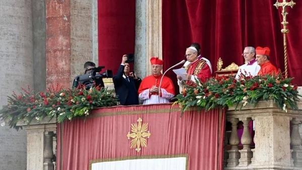 imagem colorida missa de natal papa leão XIV
