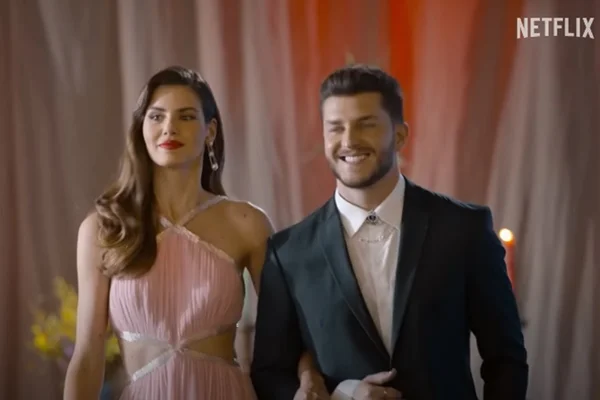 Camila Queiroz e Klebber Toledo (Reprodução: Netflix)