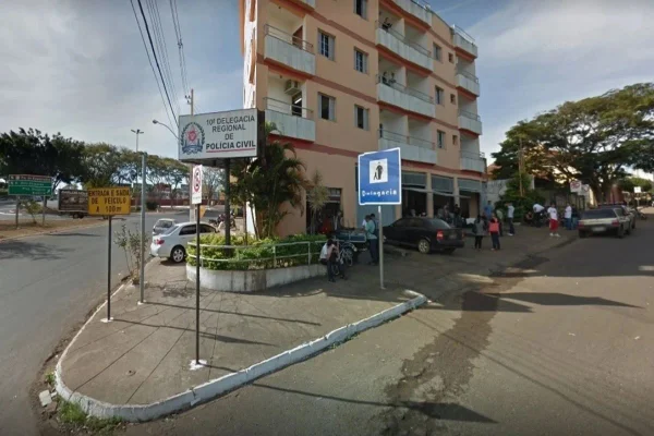 Homem furta picanha de supermercado e morde funcionários ao fugir