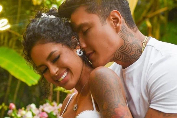 Noivo de Sthefane Matos aparece sem aliança em foto no Instagram