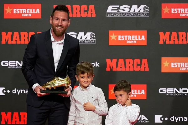 Artilheiro da Europa, Messi recebe sua 6ª Chuteira de Ouro