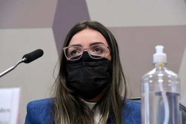 Diretora da Precisa diz que Saúde mentiu sobre valor da Covaxin