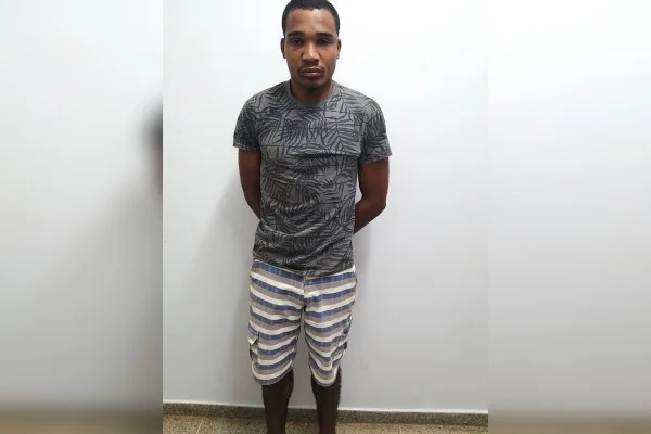 Com socos e chutes, dupla de flanelinhas ataca e rouba na Asa Sul - imagem 2 Com socos e chutes, dupla de flanelinhas ataca e rouba na Asa Sul - imagem 2