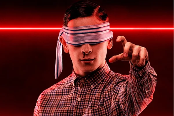 Imagens de Stranger Things: The First Shadow, peça que revela mistérios de Stranger Things