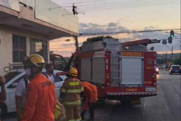 Homem morre após receber descarga elétrica e cair de uma altura de 4m