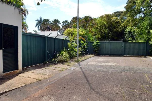 Casa no DF em que morou Guido Mantega é vendida por R$ 11,3 milhões