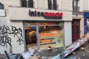 Manifestações já se expandiram por diversas cidades do país, entre elas Paris, Marselha, Angers e Lyon Manifestações já se expandiram por diversas cidades do país, entre elas Paris, Marselha, Angers e Lyon