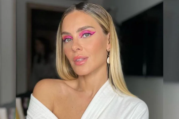 Carolina Dieckmann declara torcida para Argentina e é criticada na web - destaque galeria Carolina Dieckmann declara torcida para Argentina e é criticada na web - destaque galeria