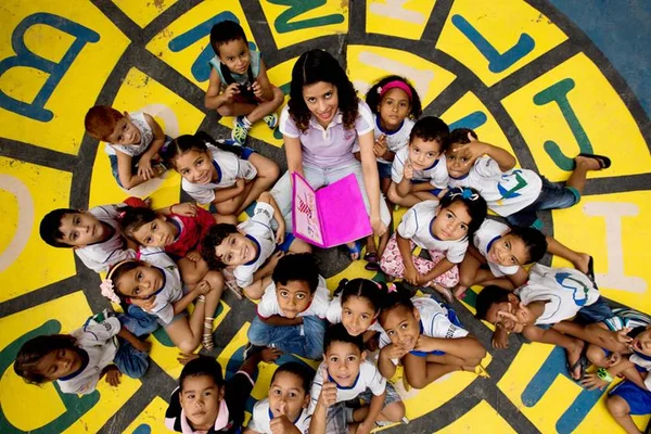 Com projetos inovadores, professores e alunos lutam por ensino melhor
