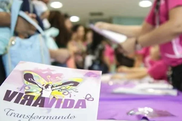Ibaneis sanciona programa de resgate a jovens vítimas de abusos no DF
