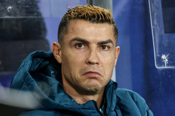 Foto colorida de Cristiano Ronaldo - Metrópoles