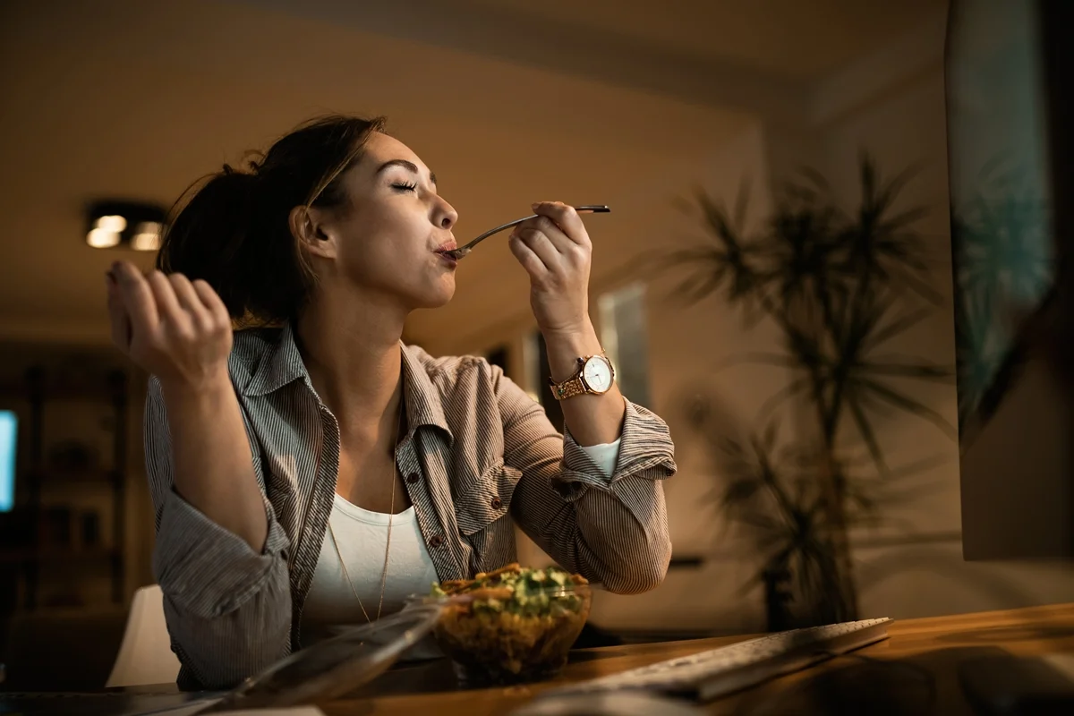 Jantar: nutri revela horário ideal e boas opções se quiser emagrecer