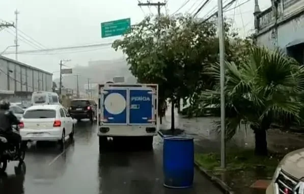 Corpo é encontrado dentro de tonel em Salvador