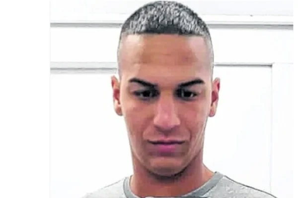 Foto colorida de homem pardo, de cabelos bem curtos, sem barba - Metrópoles