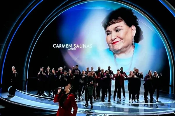 Atriz Mexicana Carmen Salinas é homenageada durante o Oscar 2022