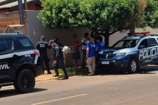 Foto colorida da casa onde mulher esfaqueou o marido em Campo Grande - Metrópoles