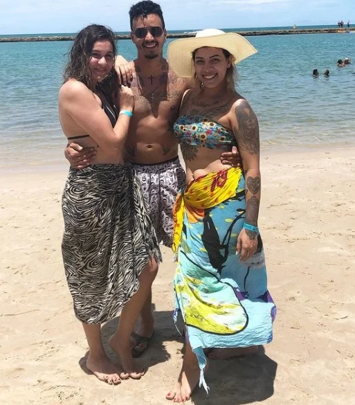 E compartilham a rotina da vida a três nas redes sociais E compartilham a rotina da vida a três nas redes sociais