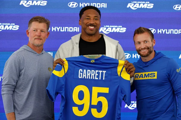 Atletas da NFL elegem Myles Garrett como melhor jogador da última temporada