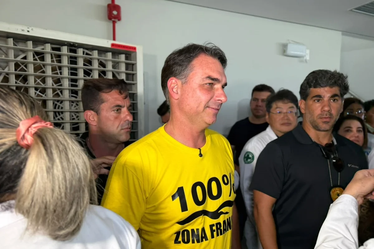 Flávio Bolsonaro sob investigação da PF por quatro crimes no STF