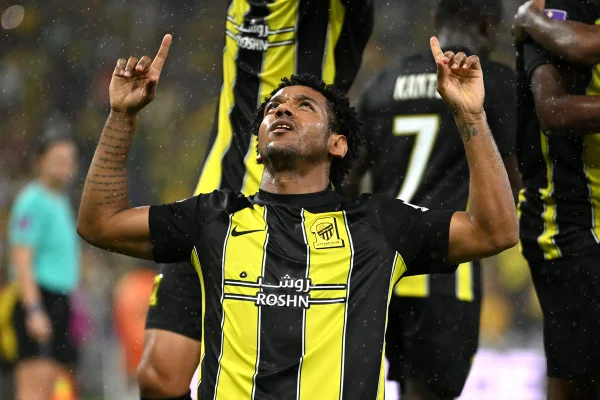 Romarinho, atacante do Al-Ittihad - Metrópoles