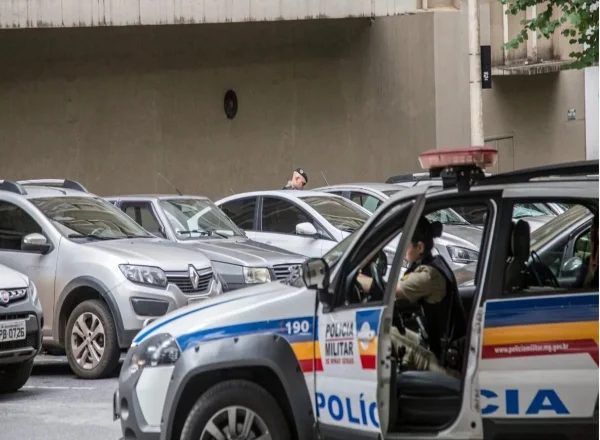 Após um mês de namoro virtual, homem ataca e mata “sogro” a facadas