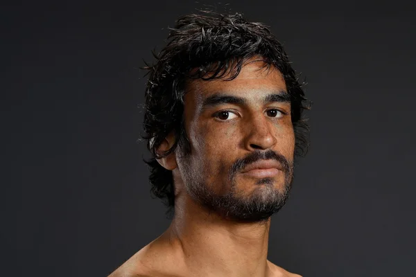 Vídeo: Kron Gracie surpreende com barriga nas costas no UFC Tampa